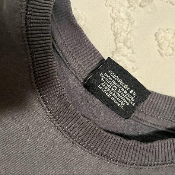 Rolling Stones Graphic Sweatshirt *size large but fits small/medium* - Picture 4 of 7